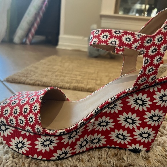Tory Burch Canvas Floral Print Wedge Sandals - Women's Sz 9.5M - Great condition - Picture 8 of 12